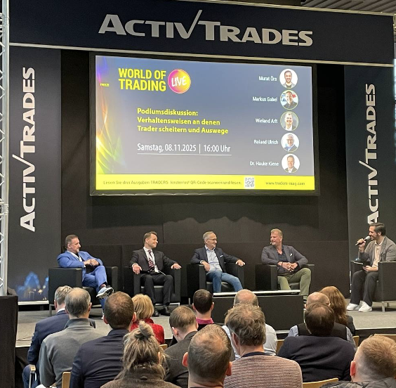 Dr. Hauke Kiene auf einer Podiumsdiskussion bei der World of Trading